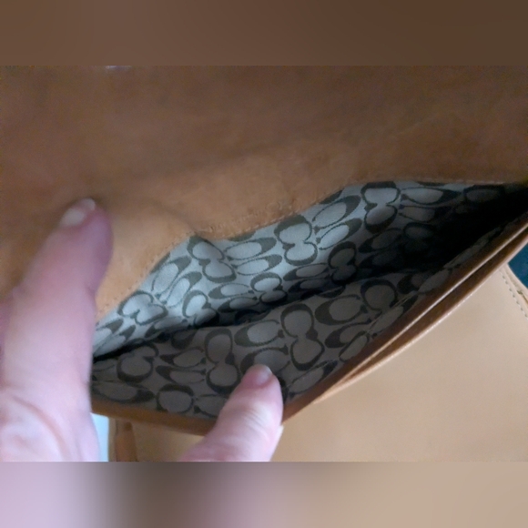 Coach Billfold - Picture 5 of 8